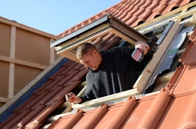 Pose de fenêtres de toit Velux à Lanuéjols